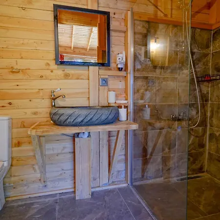 Flavia * 法拉尔雅